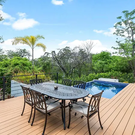Brand-New 3Bd Hilltop Home With Pool