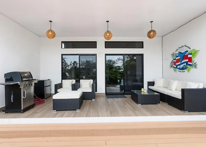 With Minimalist Design & Scenic Deck With Private Infinity Pool And Jungle Views Holiday home Coco