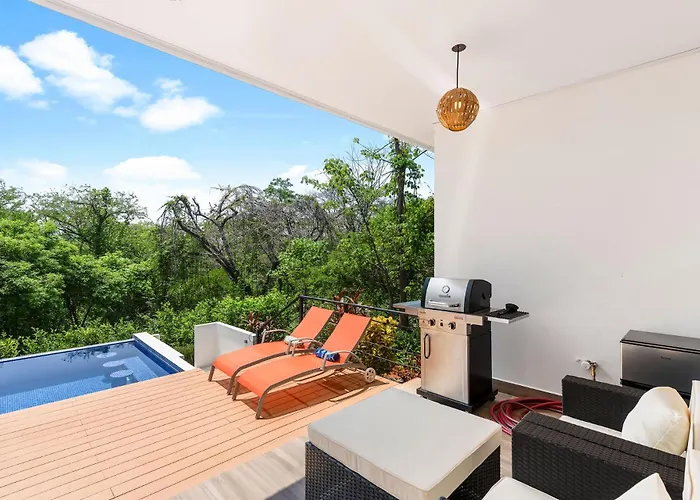 Holiday home With Minimalist Design & Scenic Deck With Private Infinity Pool And Jungle Views Coco