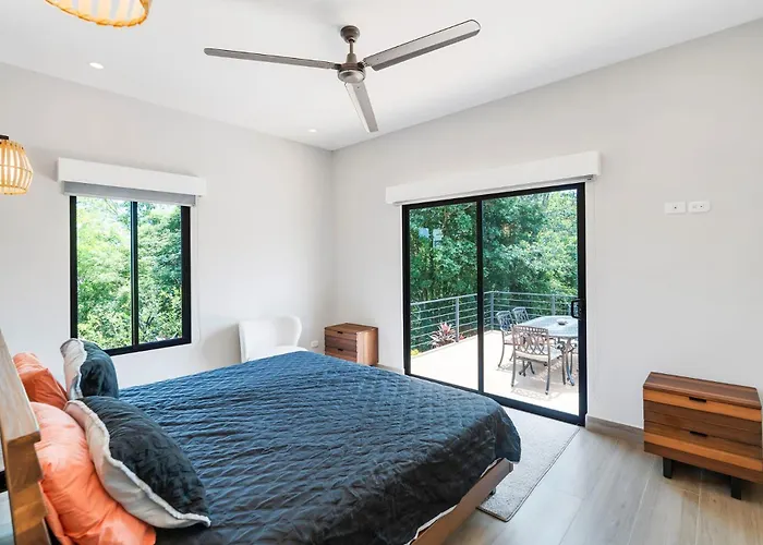 With Minimalist Design & Scenic Deck With Private Infinity Pool And Jungle Views Holiday home Coco