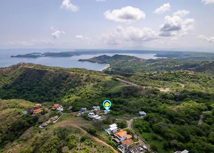 With Minimalist Design & Scenic Deck With Private Infinity Pool And Jungle Views Holiday home Coco