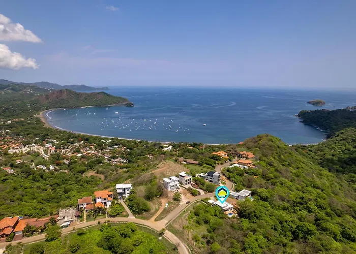 With Minimalist Design & Scenic Deck With Private Infinity Pool And Jungle Views