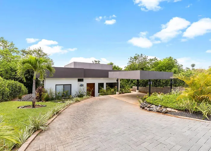 With Minimalist Design & Scenic Deck With Private Infinity Pool And Jungle Views * Coco