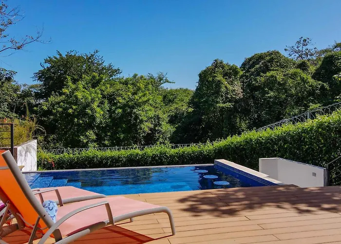 With Minimalist Design & Scenic Deck With Private Infinity Pool And Jungle Views Holiday home *