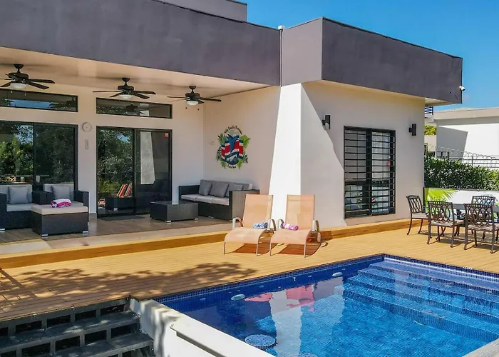With Minimalist Design & Scenic Deck With Private Infinity Pool And Jungle Views Coco