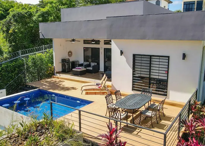 With Minimalist Design & Scenic Deck With Private Infinity Pool And Jungle Views Holiday home