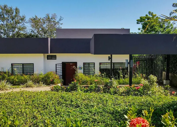 With Minimalist Design & Scenic Deck With Private Infinity Pool And Jungle Views Holiday home